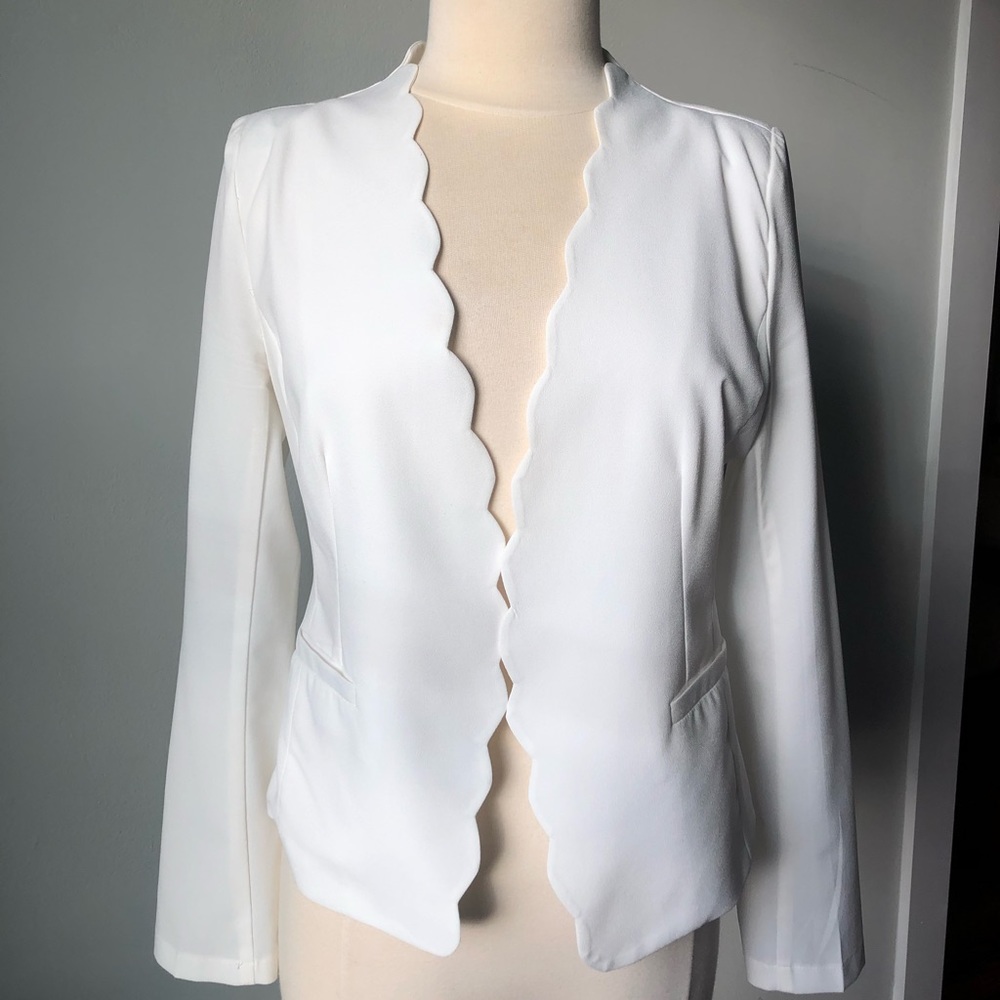 White scalloped neckline jacket